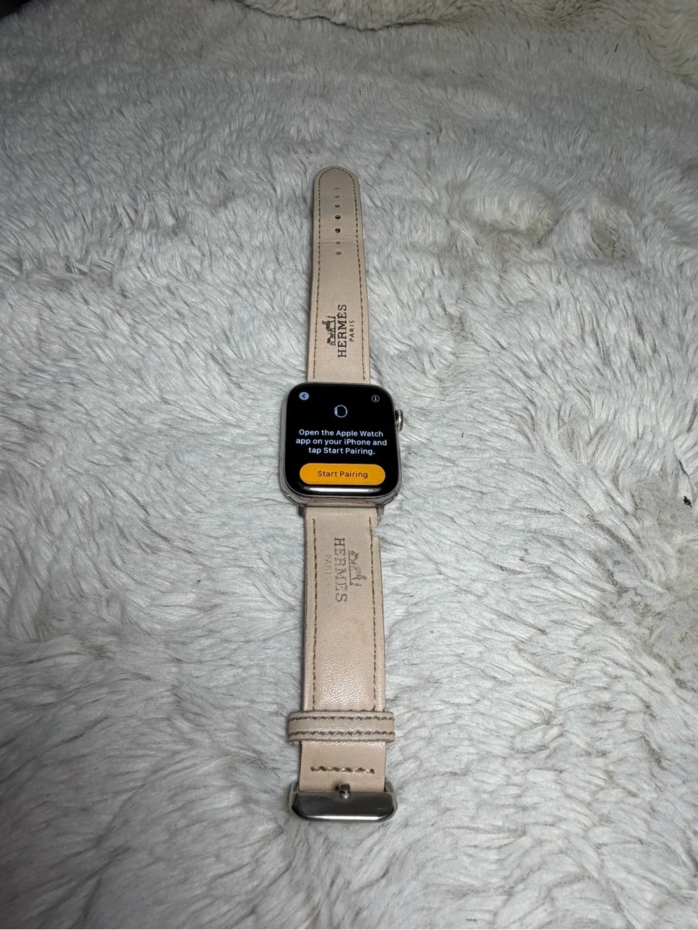 Apple Watch 44mm hermes series 4.  ( for parts or repairs)